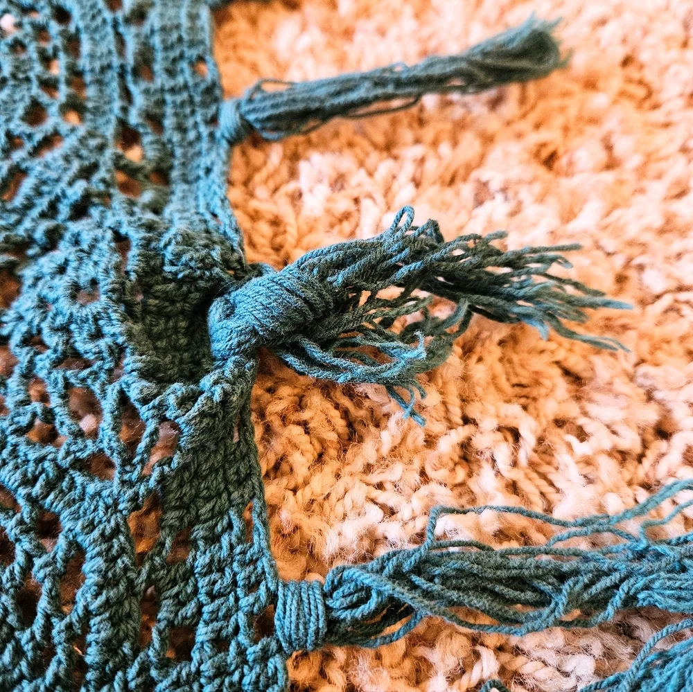 Vintage Dark Green Crocheted Throw Blanket With Tassels 54x48 in - Picture 5 of 6